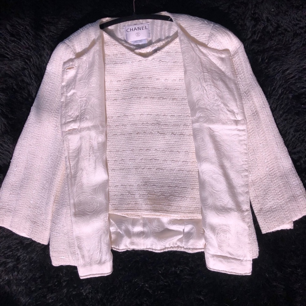 CHANEL two piece gorgeous cream set